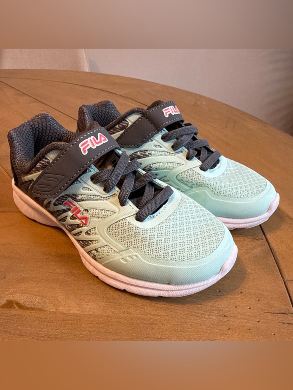 FILA Finition7 Strap Girls Size 11 Mint Geeen Athletic Sneakers